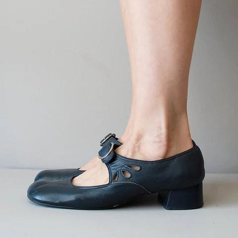 Retro French Low-heeled Buckled Pumps